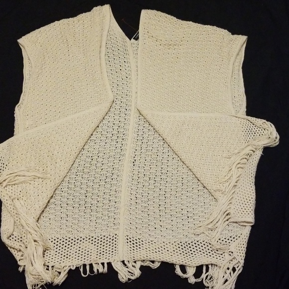 Torrid Sleeveless oversized fringe sweater - Picture 2 of 4